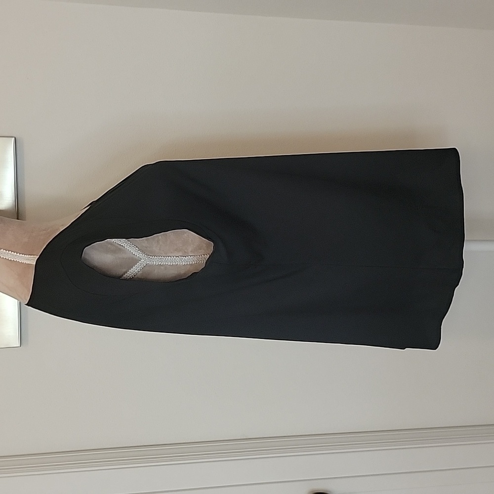 The Limited, Size L Black Short Cap Sleeve Pleated Keyhole Front Top, Euc — image 3 of 6